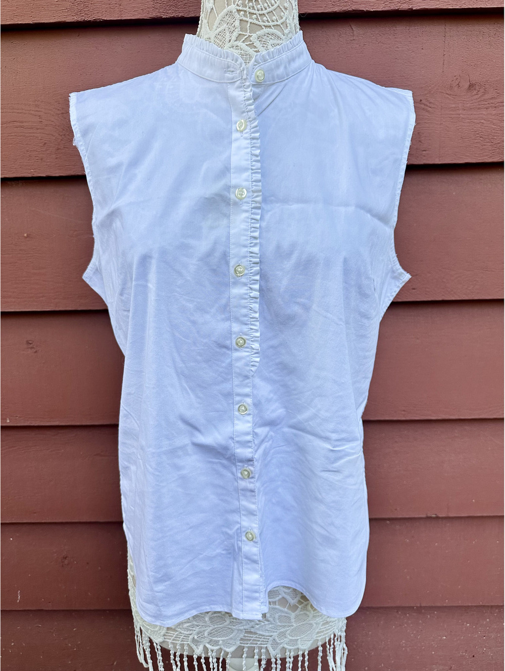 Lands' End White Sleeveless Button Up Shirt with‎ Ruffle Collar